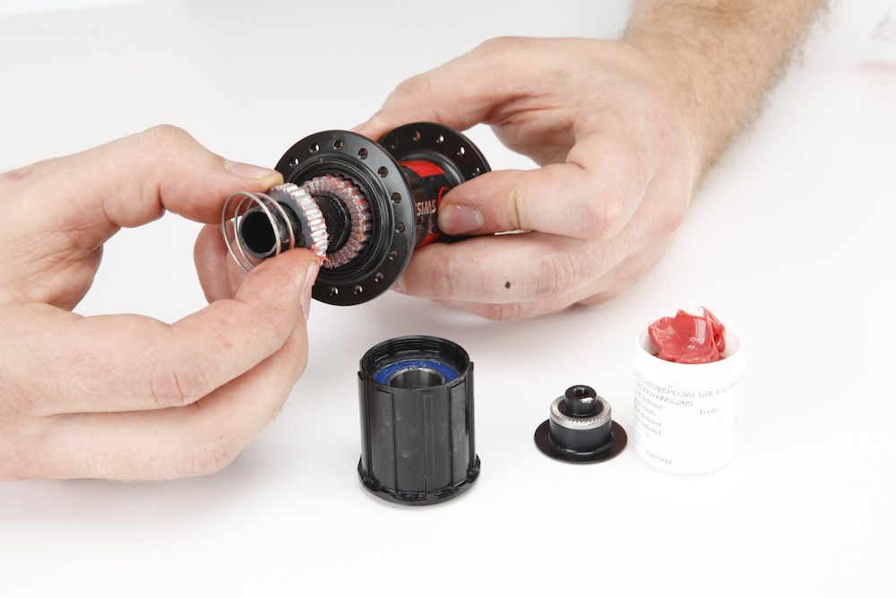 best road bike wheels: disassembling a freehub