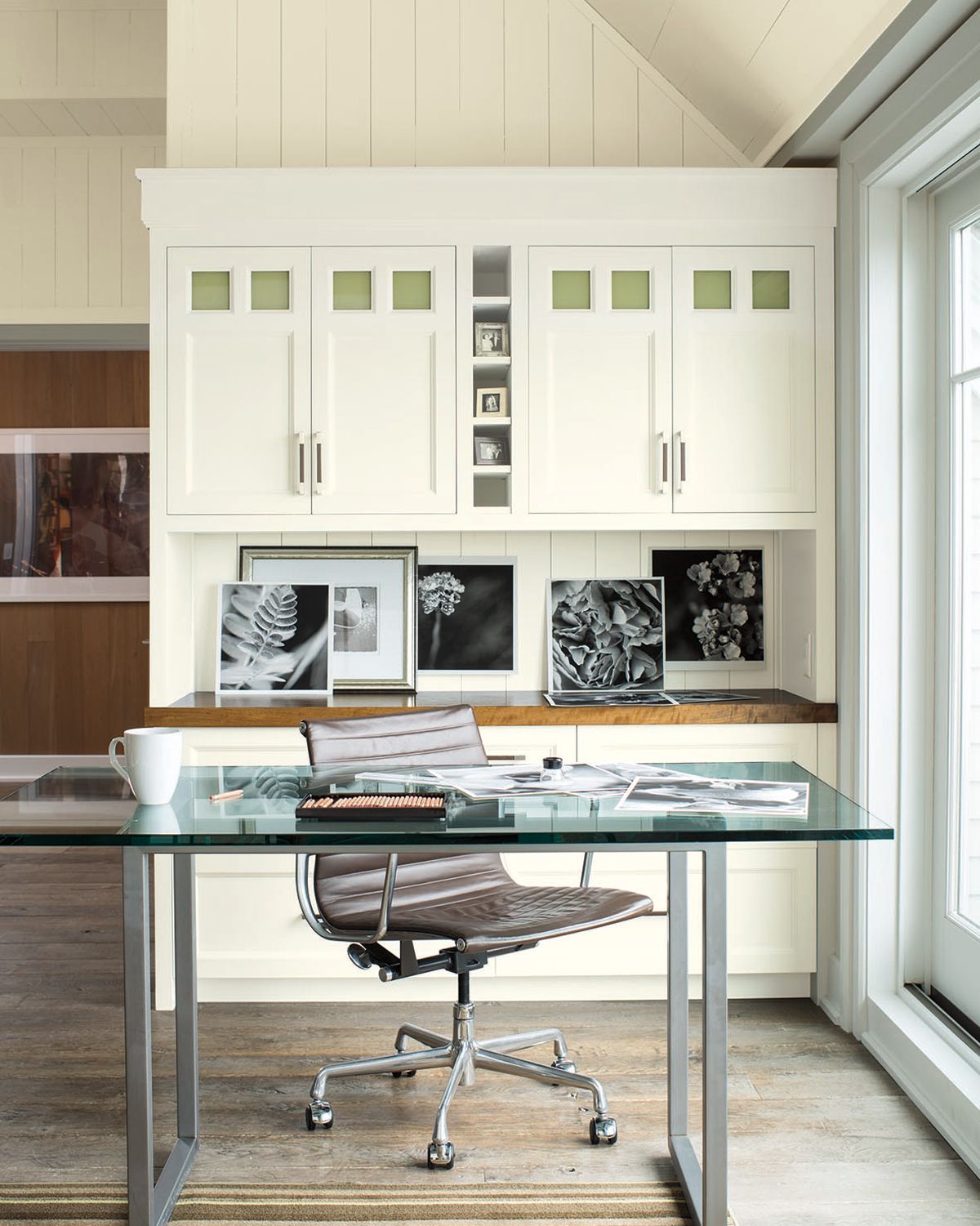 Home office painted in Simply white paint colour