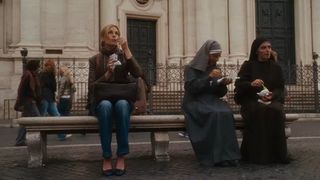 Julia Roberts eats ice cream in Italy while sitting next to nuns in Eat Pray Love