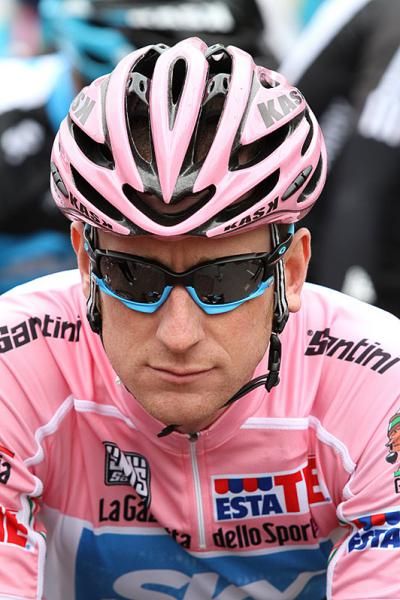 Bradley Wiggins started the day in the maglia rosa of race leader.