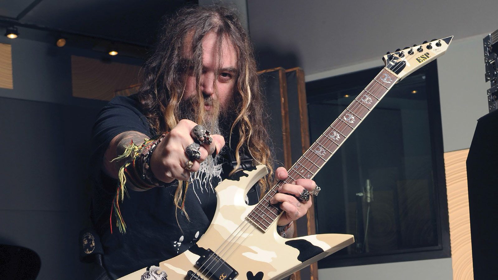 MAX CAVALERA: Why Most Of My Guitars Have Only Four Strings