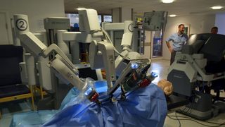 The surgical robot davinci