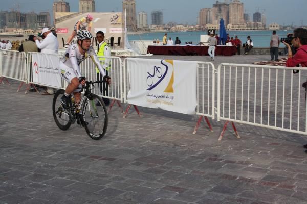 Mark Cavendish (HTC-Highroad) took no chances after falling.
