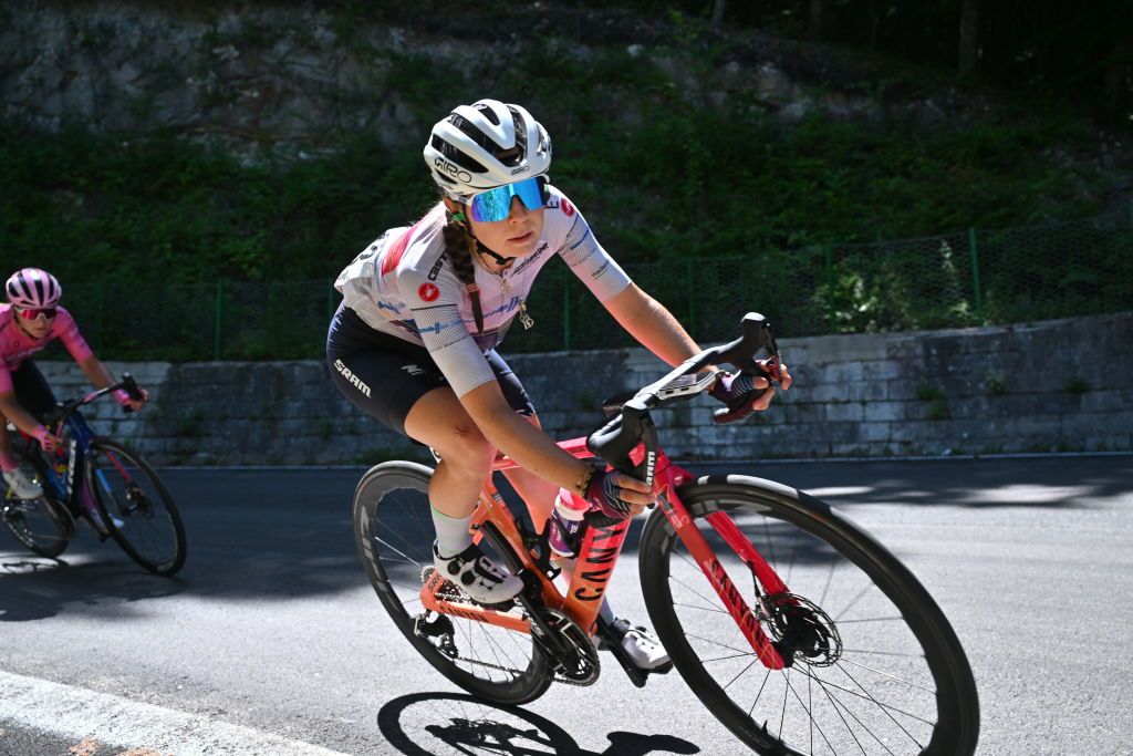 BLOCKHAUS ITALY JULY 13 Antonia Niedermaier of Germany and Team CanyonSRAM Racing White best young jersey competes during the 35th Giro dItalia Women 2024 Stage 7 a 120km stage from Lanciano to Blockhaus 1654m UCIWWT on July 13 2024 in Blockhaus Italy Photo by Luc ClaessenGetty Images