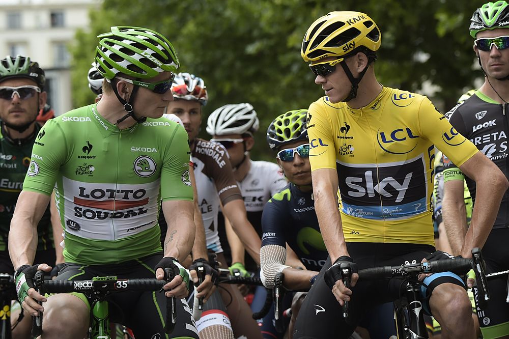 Yellow jersey Chris Froome (Team Sky) and green jersey Andr&eacute; Greipel (Lotto Soudal) on the stage 8 start line