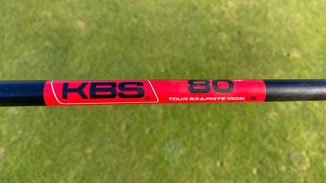 Photo of the shaft of the Eleven Golf hybrid iron