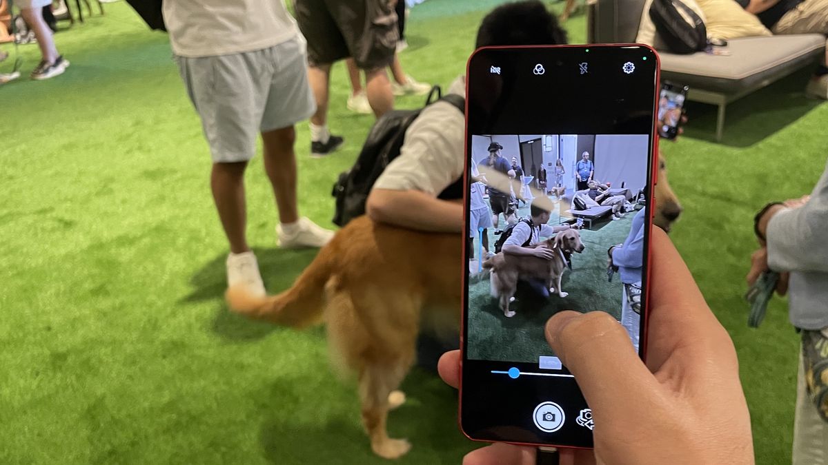 Snapdragon 8 elite pet mode features on a phone