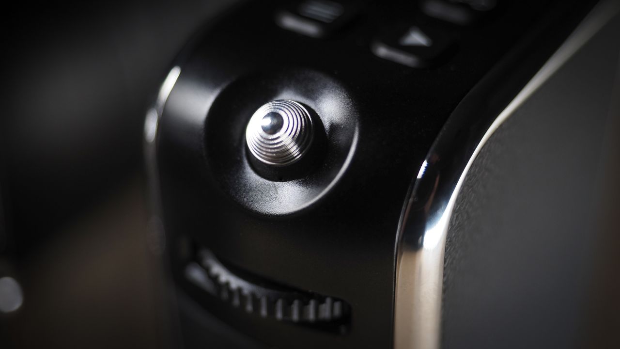 Hasselblad 907X &amp; CFV 100C camera with 907X Control Grip