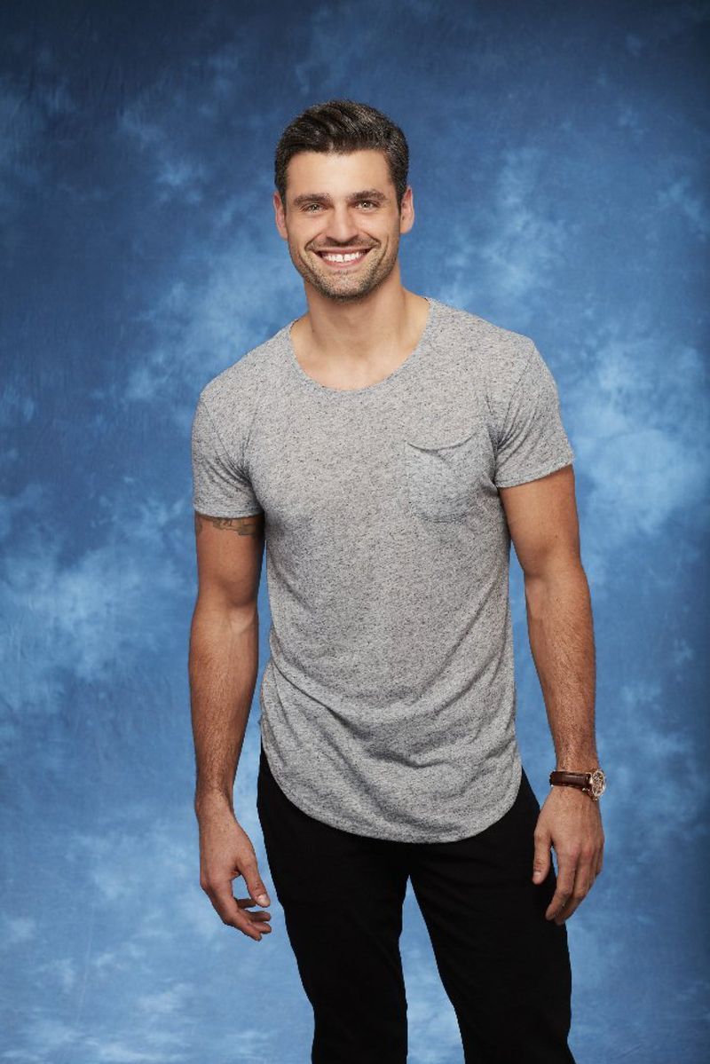 t shirt, clothing, cool, neck, standing, model, chin, arm, muscle, human,