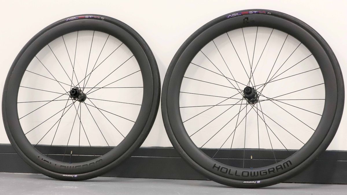 Hollowgram R45 wheelset review - stealthy looks and sticking with