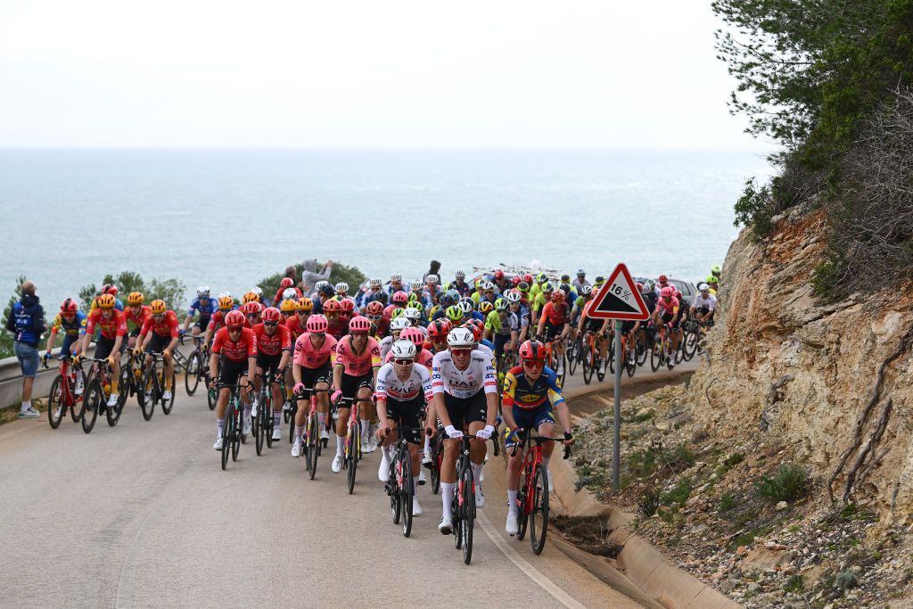 LAGOS PORTUGAL FEBRUARY 14 LR Marc Hirschi of Switzerland Nils Politt of Germany and UAE Team Emirates and Sam Oomen of The Netherlands and Team Lidl Trek lead the peloton during the 50th Volta ao Algarve em Bicicleta 2024 Stage 1 a 2008km stage from Portimao to Lagos on February 14 2024 in Lagos Portugal Photo by Dario BelingheriGetty Images