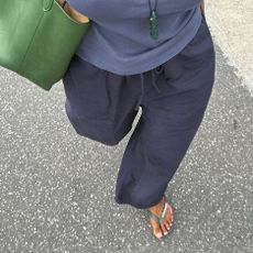 Monikh wears havaianas flip flops