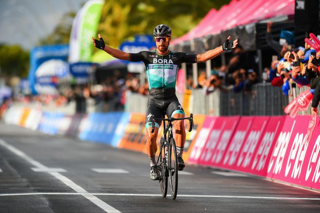 Il ritorno alla vittoria di Peter Sagan: non alzava le braccia al cielo dal 10 luglio dellanno scorso, quando si era imposto nella tappa di Colmar del Tour de France (foto Bettini)