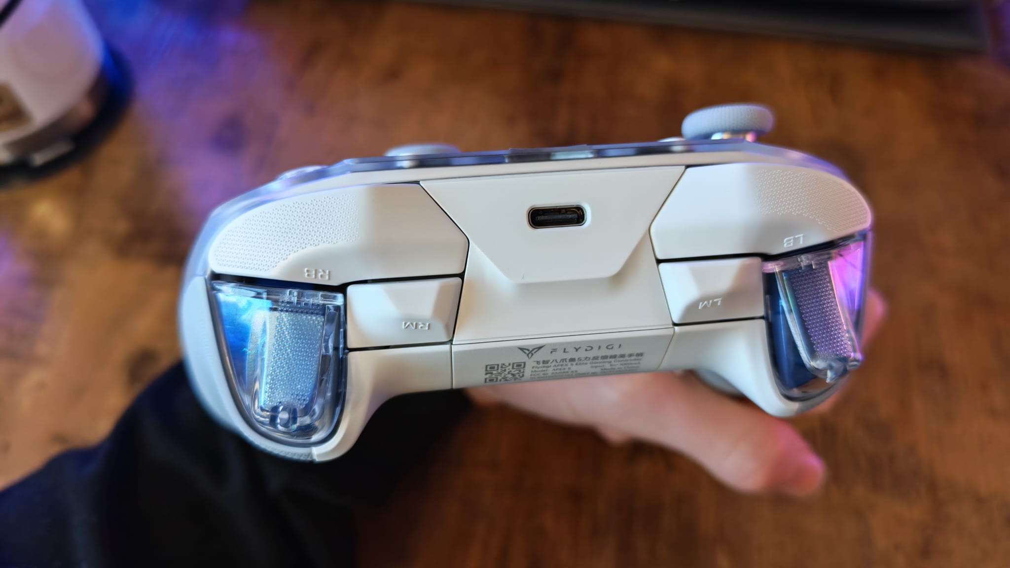 The shoulder buttons and triggers on the Flydigi Apex 5