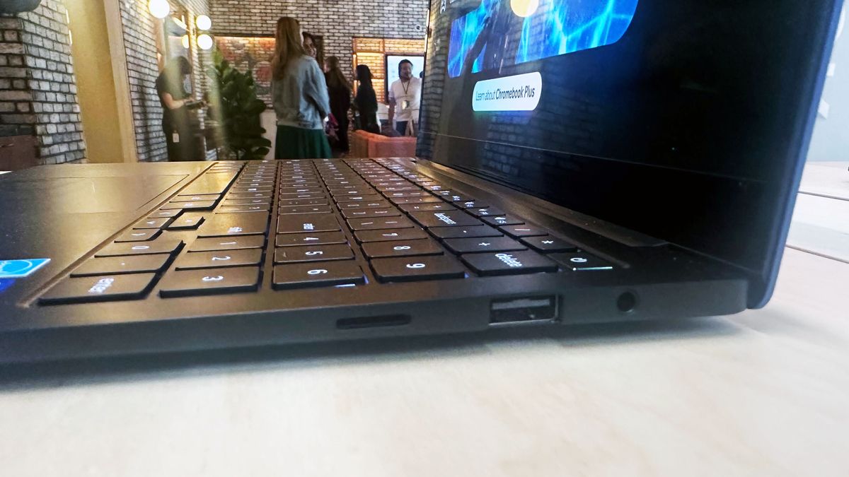 Samsung Galaxy Chromebook Plus