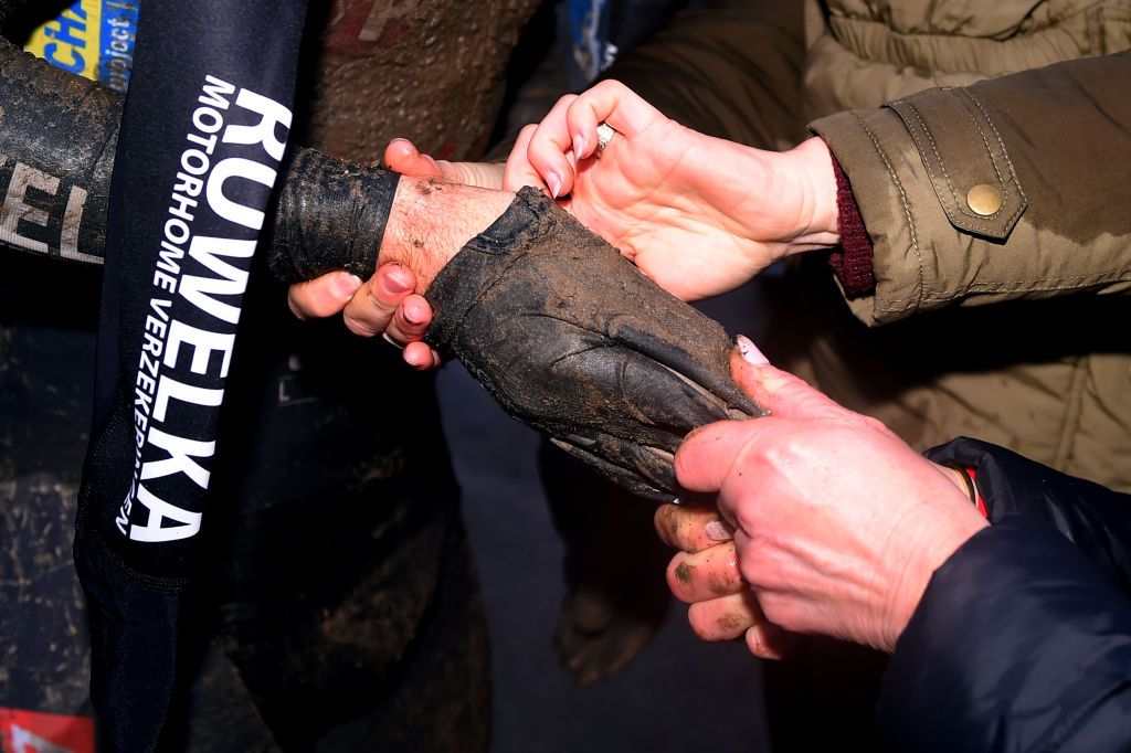 NAMUR BELGIUM DECEMBER 22 Laurens Sweeck of Belgium and Team Pauwels Sauzen Bingoal Crash Hand Mud Detail view during the 11th Namur World Cup 2019 UCICX TelenetUCICXWC on December 22 2019 in Namur Belgium Photo by Luc ClaessenGetty Images