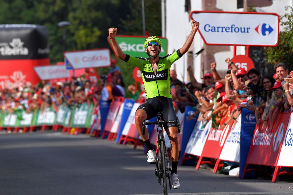 Iturria celebrates his Vuelta stage win in Urdax