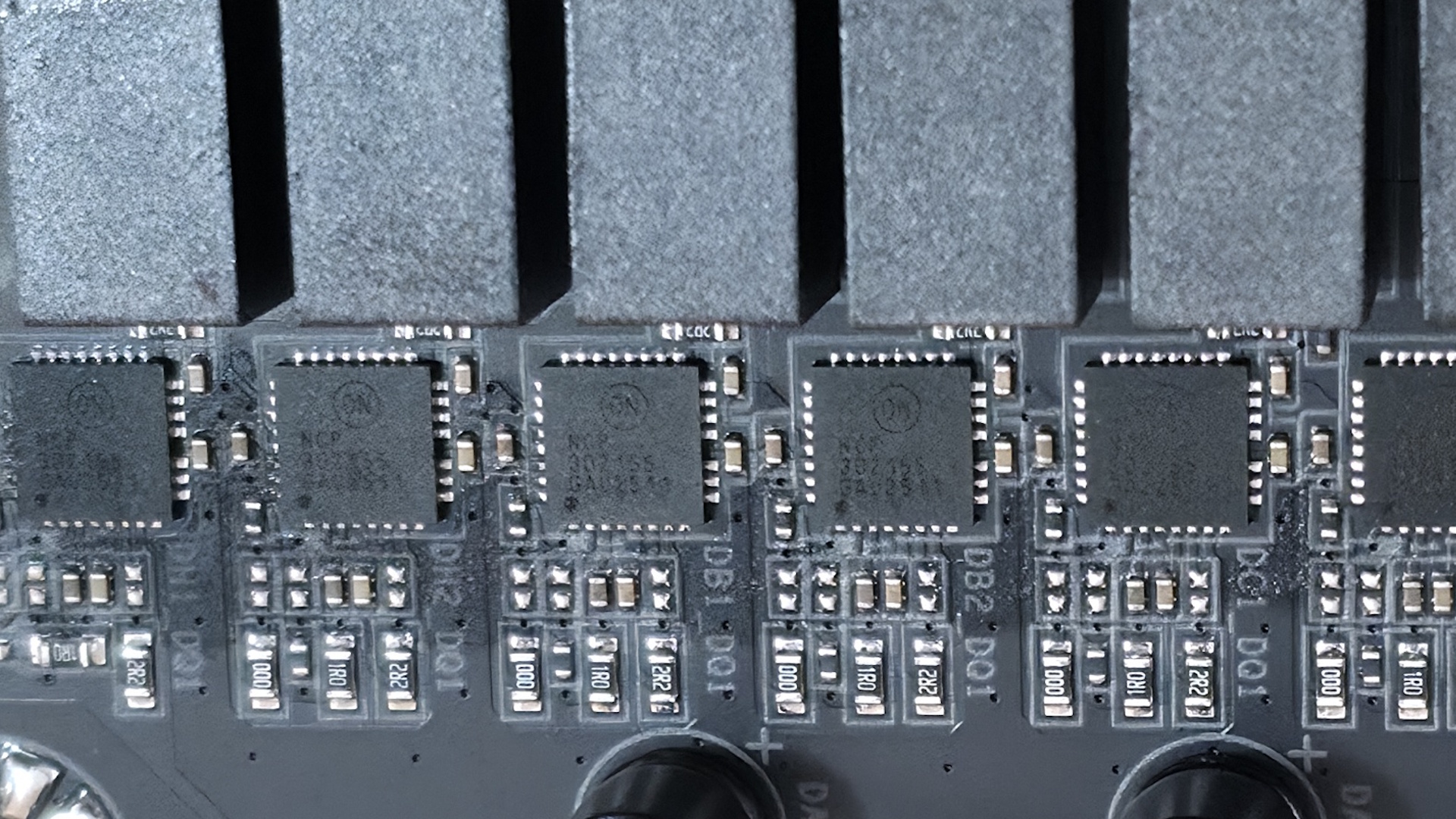 Gigabyte Z890 Aorus Elite Duo X - ICs