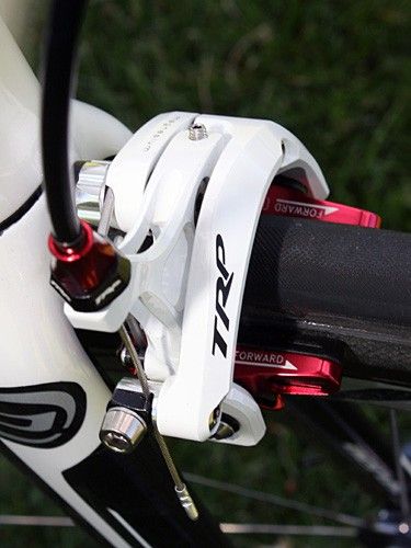 The simple quick release mechanism requires just a simple lateral slide of the barrel adjuster to open up the arms.