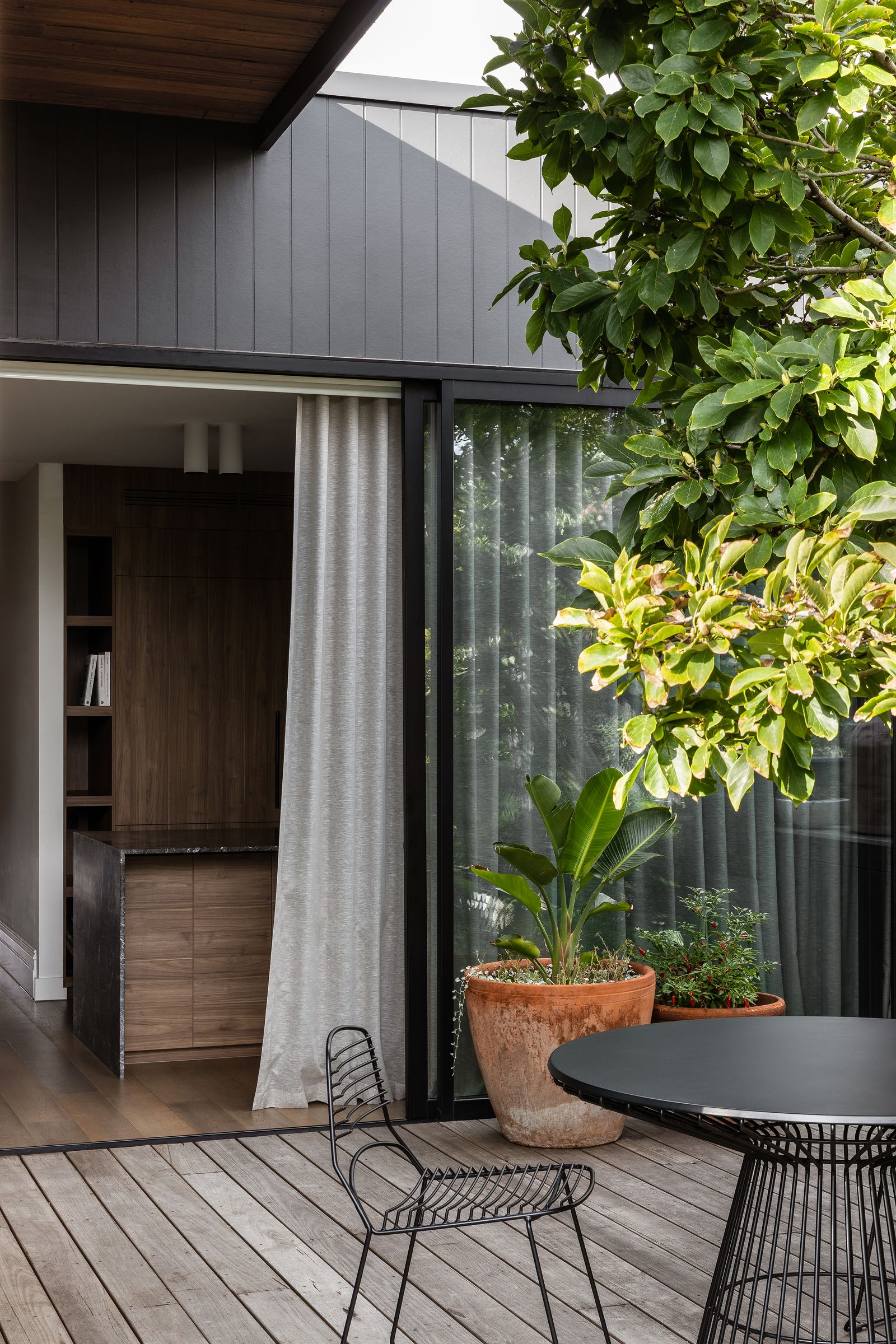 10 foolproof ways to make a small deck look bigger | Livingetc