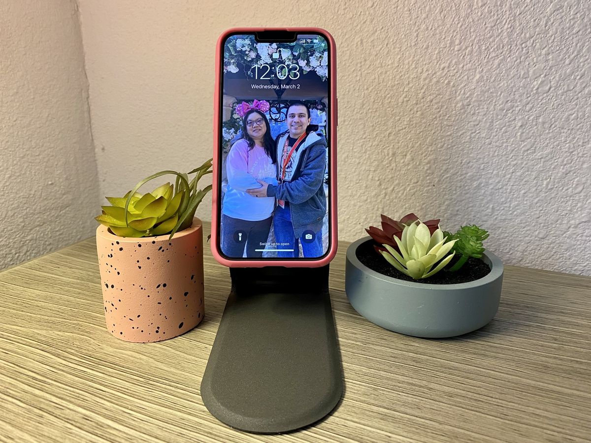 Mophie Magnetic Portable Stand With Case Front