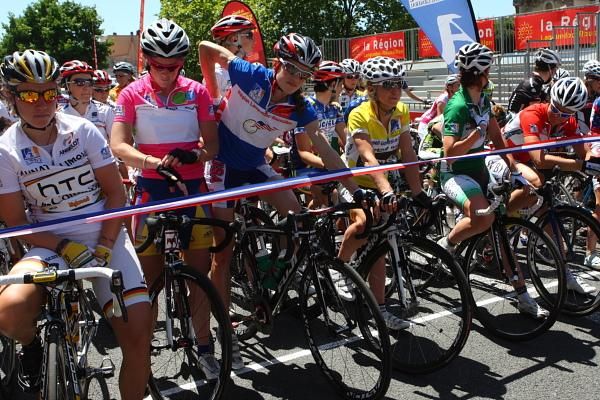 The competition leaders ready to start the final stage in Carcassonne.