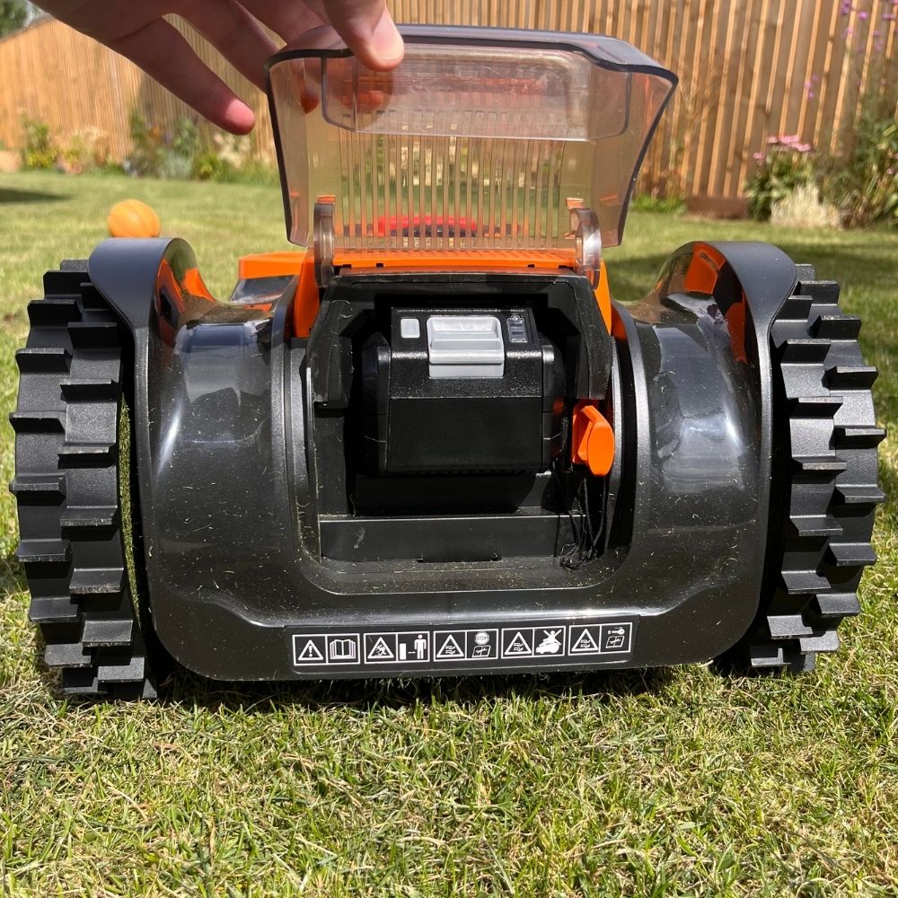 LawnMaster OcuMow 16 Vision Robot Lawnmower battery compartment
