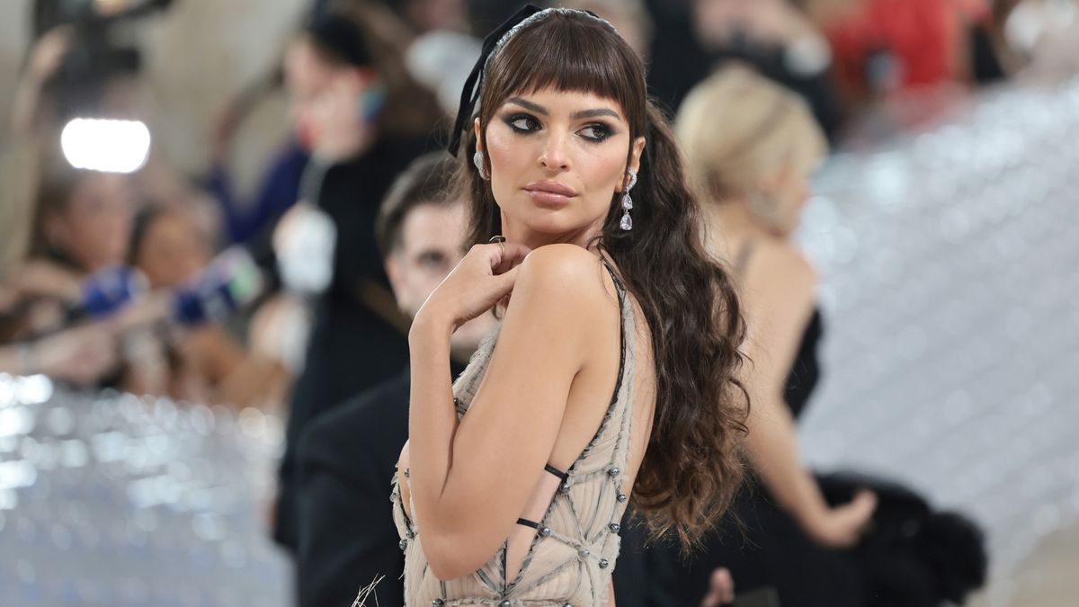 Emily Rata just debuted a fringe at the Met Gala and now we want one too