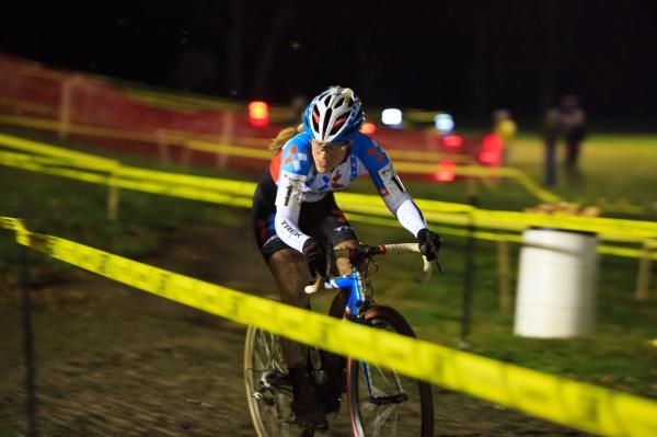 Katie Compton checks the gap to her rivals.