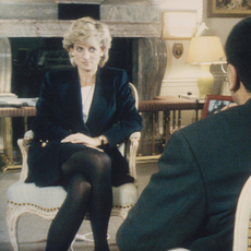 Martin Bashir interviews Princess Diana in Kensington Palace for the television program Panorama