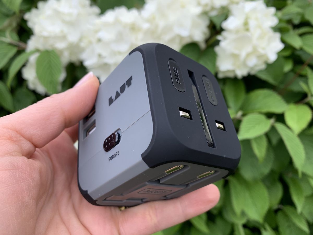 LAUT Travel Adapter