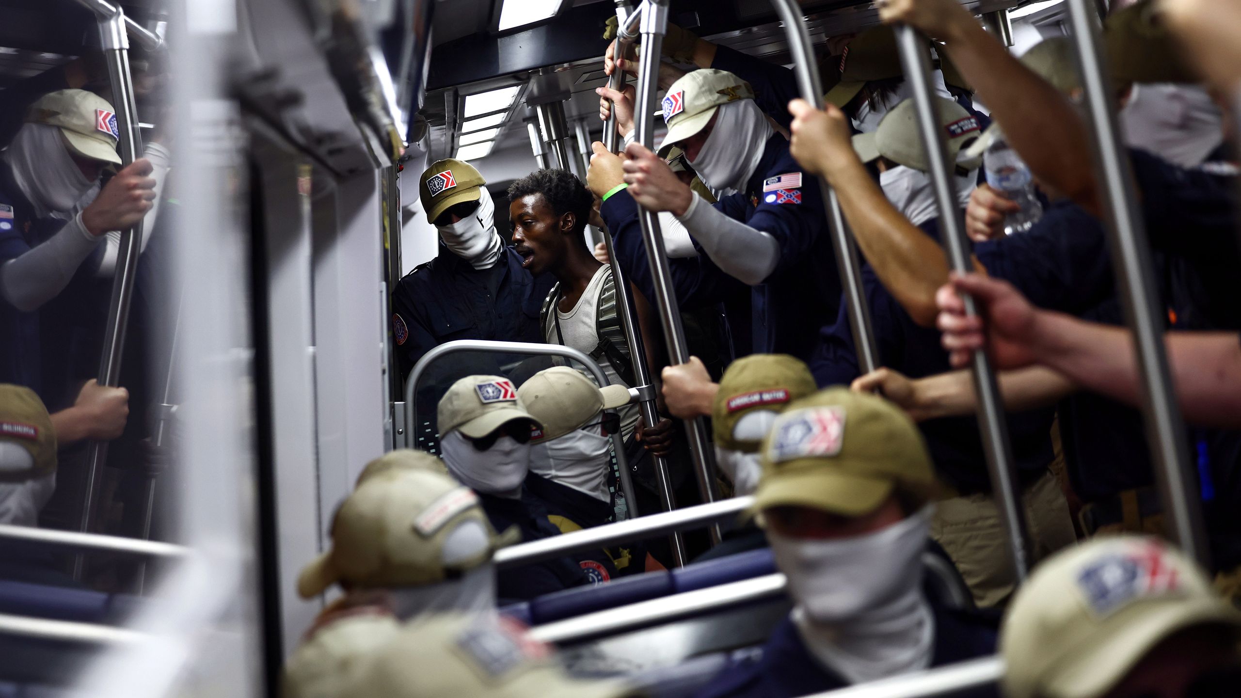 Photojournalism's Power of Contrast in Weekly News Images