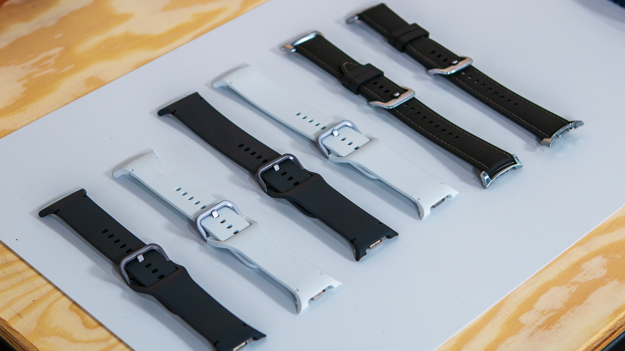 Samsung Galaxy Watch Bands hands-on