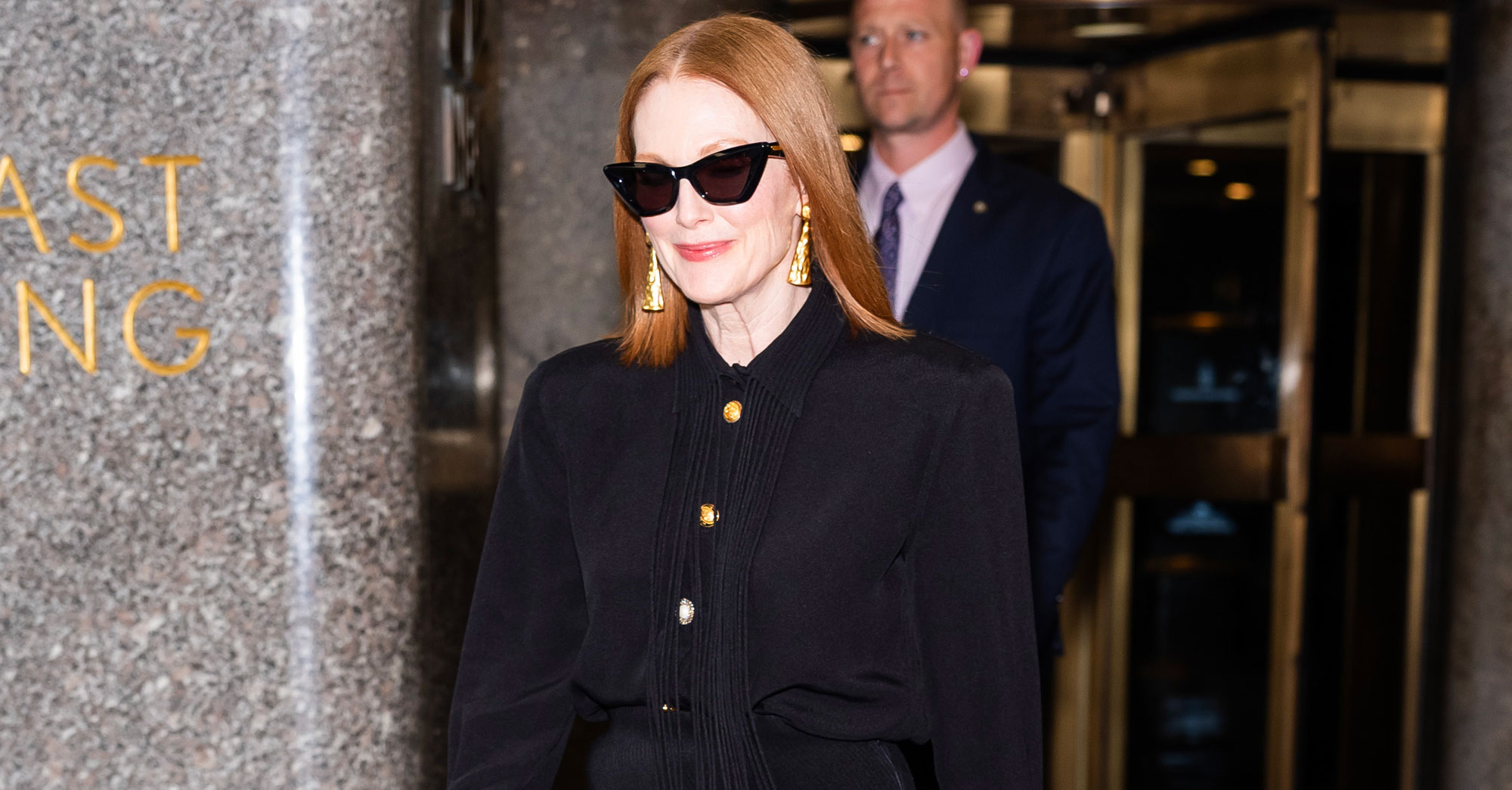 Julianne Moore Knows the Chicest Summer Shoe Color