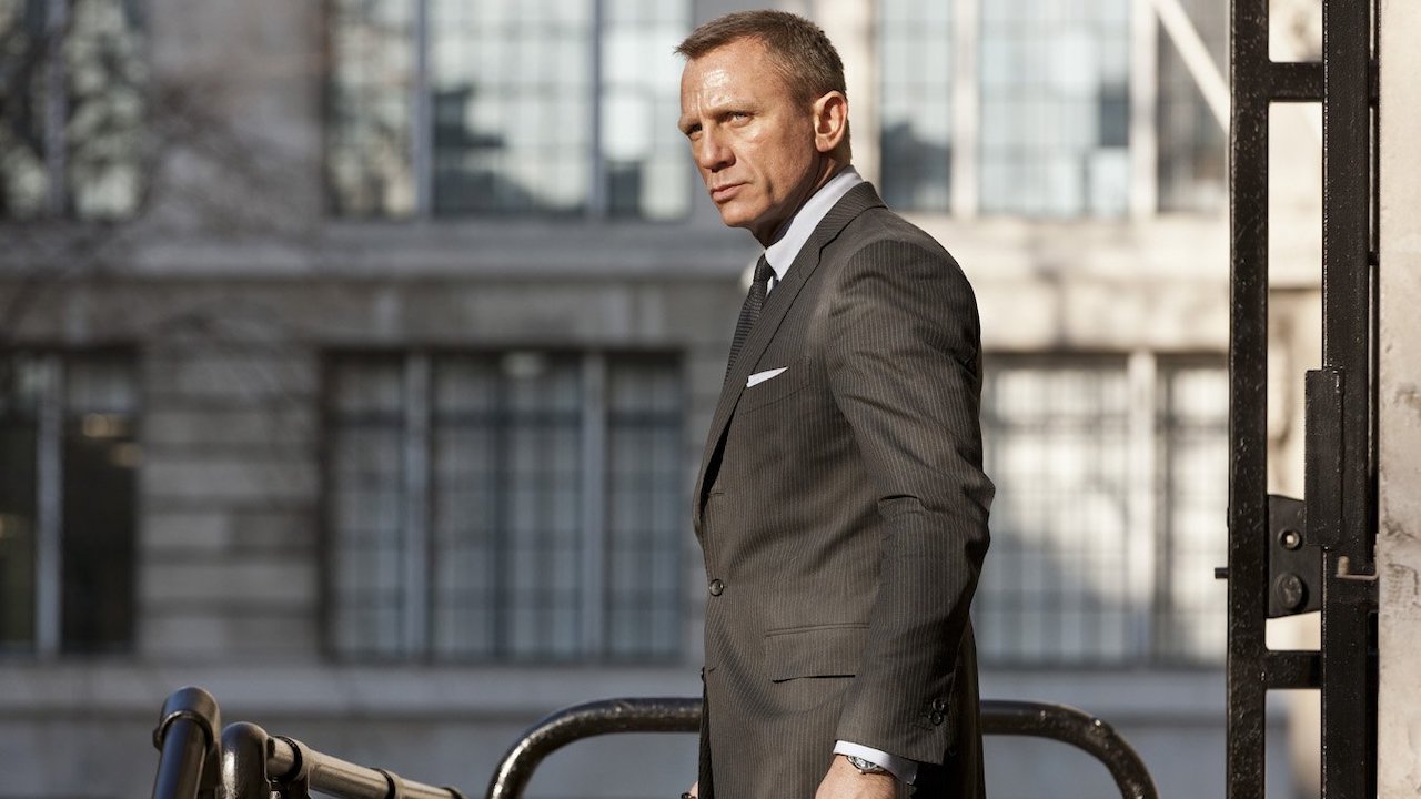 Daniel Craig's James Bond wearing snazzy suit in Skyfall