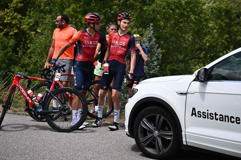 Carlos Rodriguez (Ineos Grenadiers) had a hard crash early on stage 20