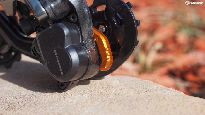 The toggle for the pulley cage clutch is very easier to operate