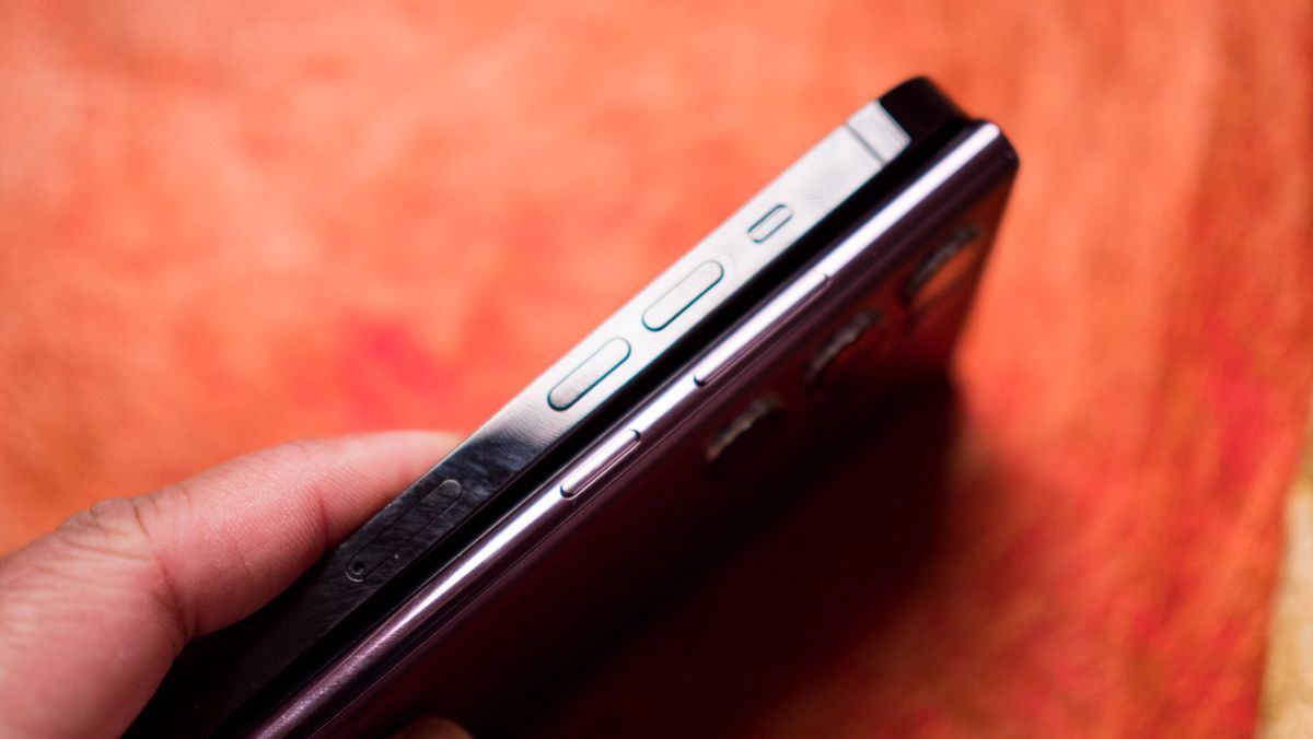 Samsung Galaxy S22 Ultra vs. Apple iPhone 14 Pro