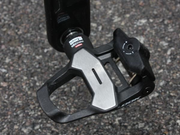 Contador is using Look's new KeO 2 Max Carbon pedals.