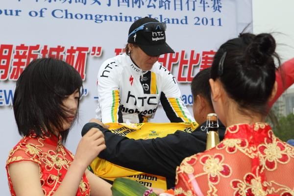 Race leader, Ina Yoko Teutenberg (HTC-HighRoad) pulled on the leader's jersey after stage 1
