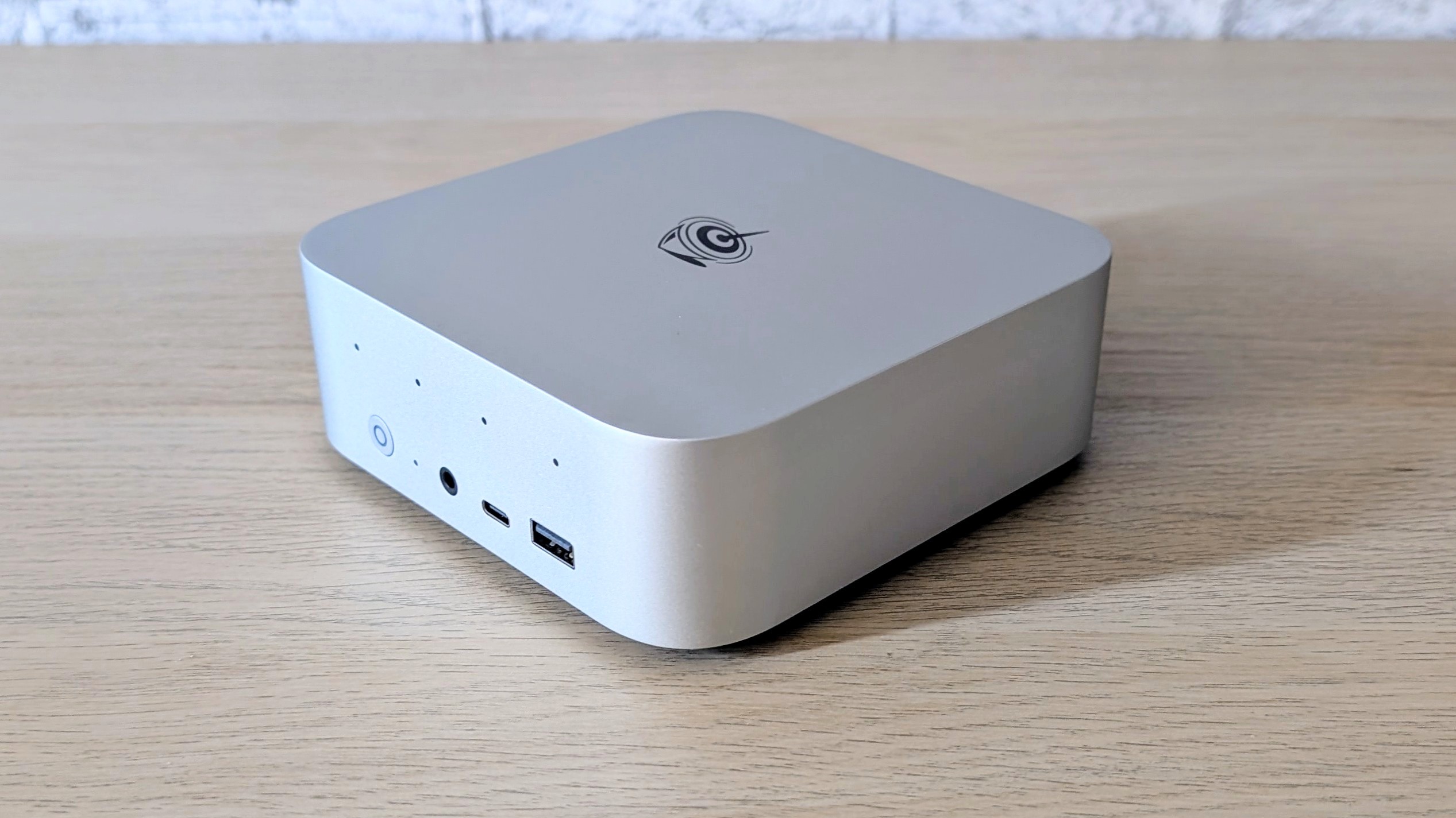 The Beelink SEi13 Pro on a desk 