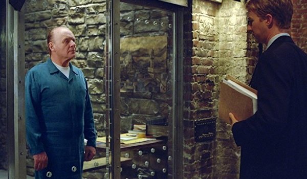 Red Dragon Anthony Hopkins Edward Norton Hannibal and Will talk between the glass