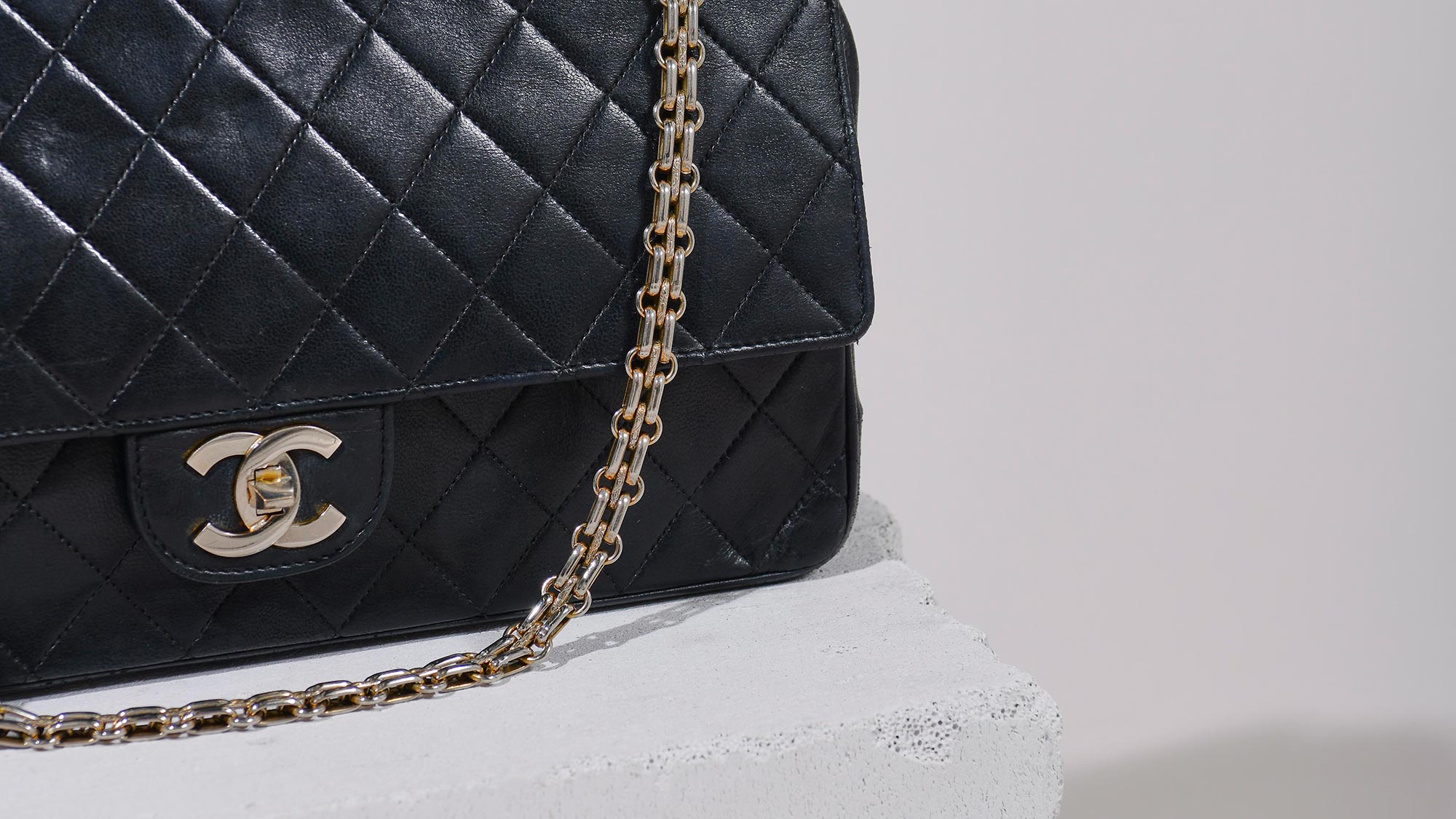 chanel used purse auction