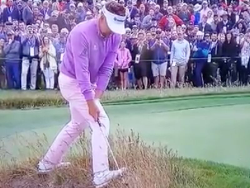 Ian Poulter Fails To Move Ball