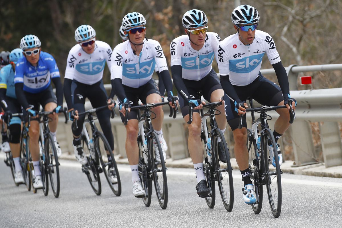 Team Sky look after Geraint Thomas