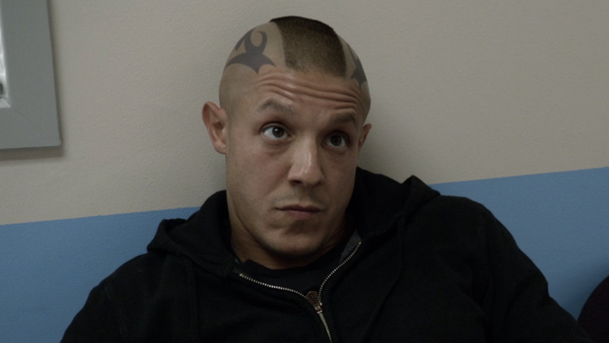 Juice looking up judgmentally at Tara in Sons of Anarchy Season 6