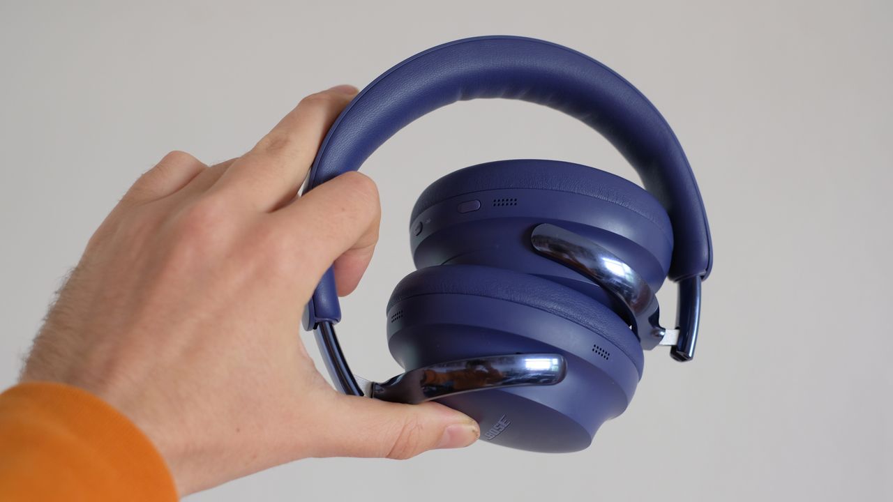 Photograph of Bose QuietComfort Ultra Headphones in Midnight Violet (purple)