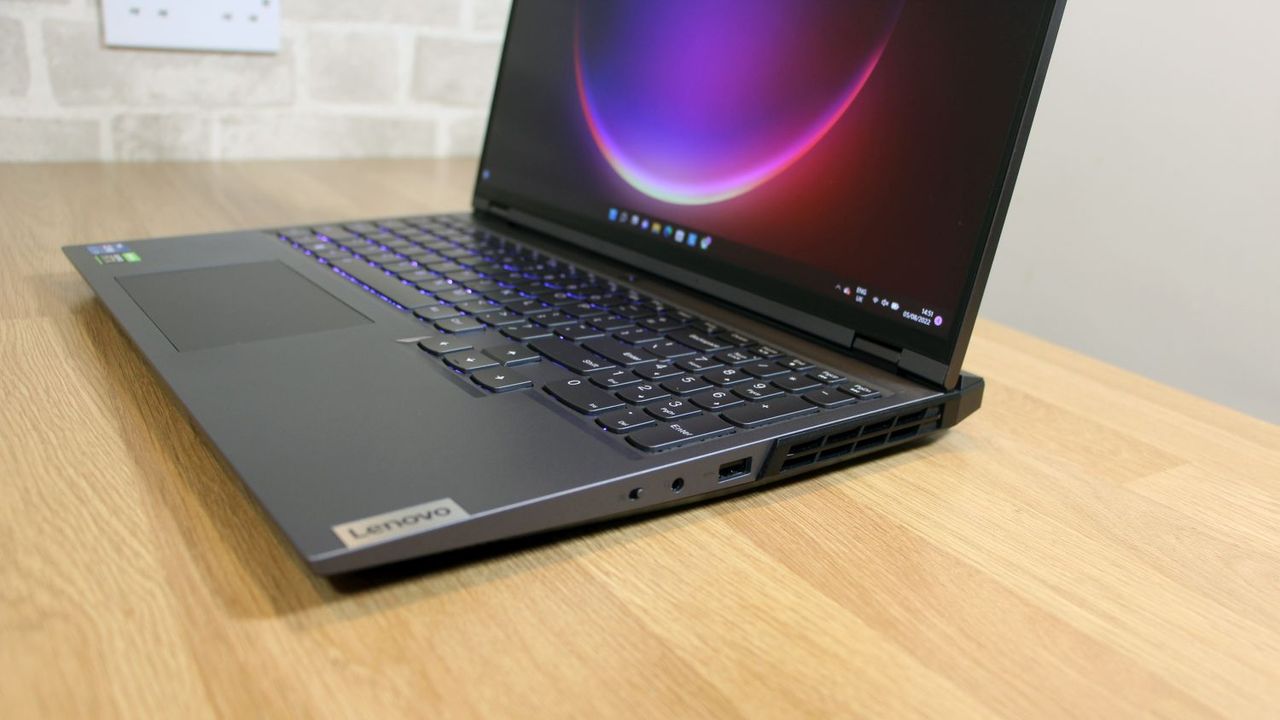 Lenovo Legion 5i Pro 08_Close up of ports on right of laptop