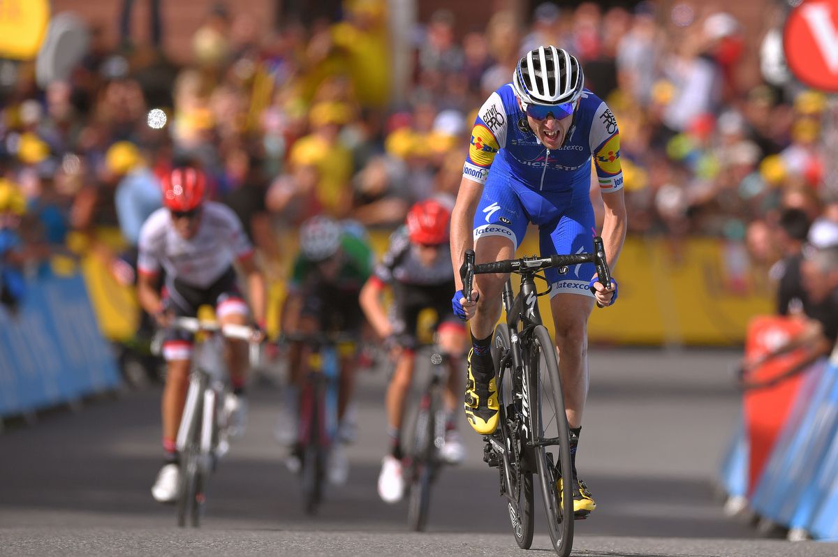 Dan Martin (Quick-Step Floors) punches it to the line