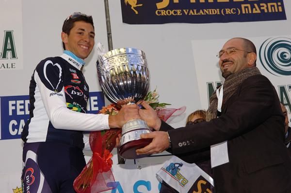 Montaguti claims a very large cup for the overall lead